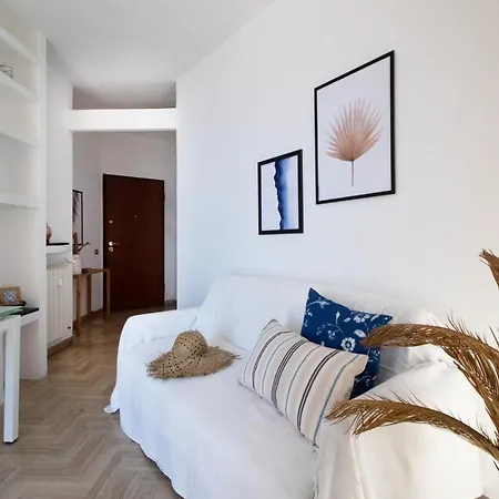 Cave Canem Apartment